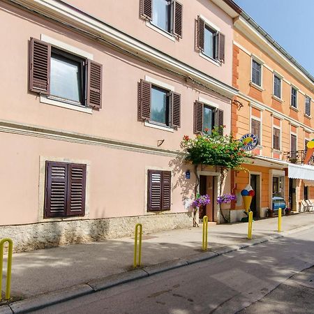פאז'אנה Apartments Stanislava מראה חיצוני תמונה